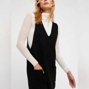 Noisy May VNeck Knitt address, size medium.